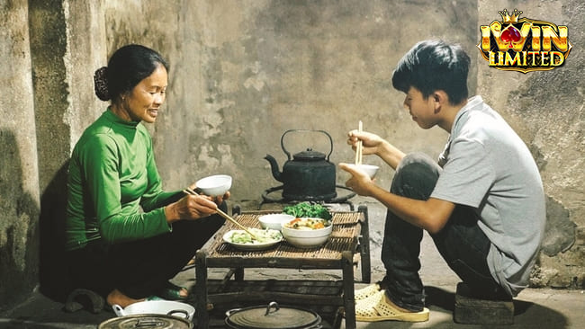 Nằm mơ thấy mẹ chết từ lâu sống lại, ăn cơm trò chuyện cùng bạn